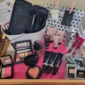 Mary Kay set. Mostly new.What has been tested I'm throwing in free!
